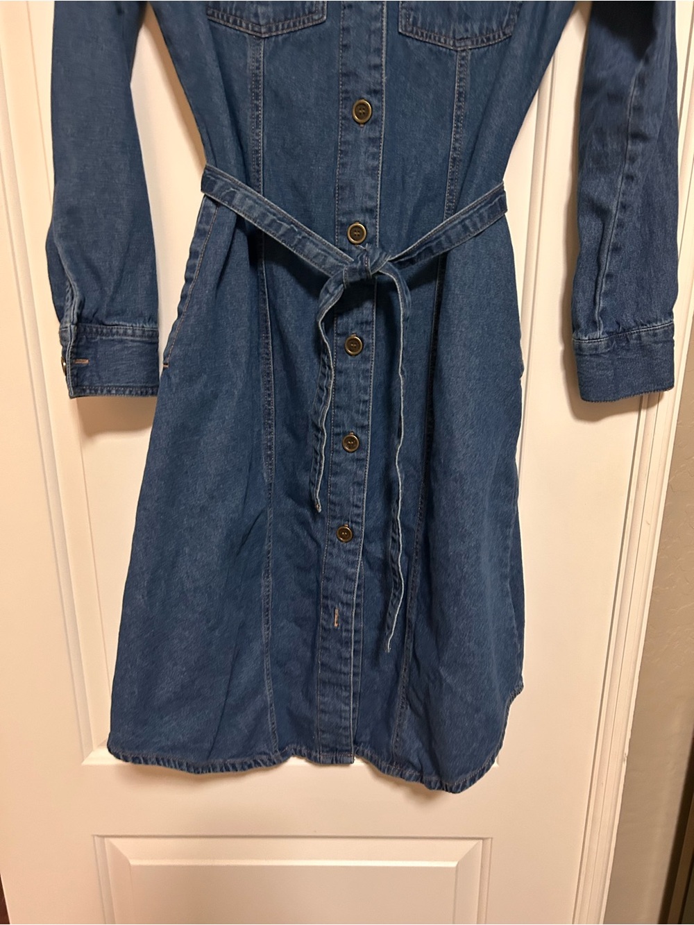 🤎🌀Frye Blue Denim Dress Full Button Front & Removable Waist Belt 🌀🤎 - Picture 9 of 15
